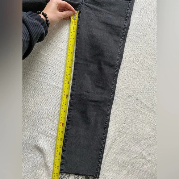 Madewell Petite Stovepipe Jeans in Banberry Wash (faded black) - Picture 8 of 16